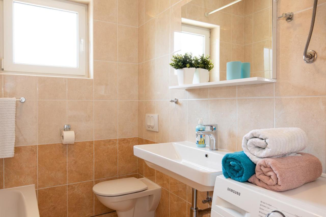 Apartman Jelena Vrbnik Esterno foto